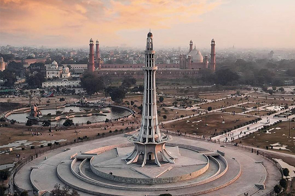 Get in touch with Lahore&nbsp;Girls